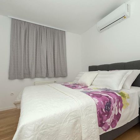 Penthouse Jure Apartment มาคาร์สกา ภายนอก รูปภาพ