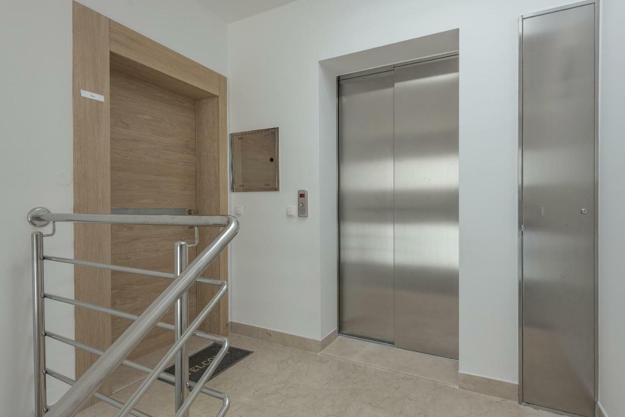 Penthouse Jure Apartment มาคาร์สกา ภายนอก รูปภาพ