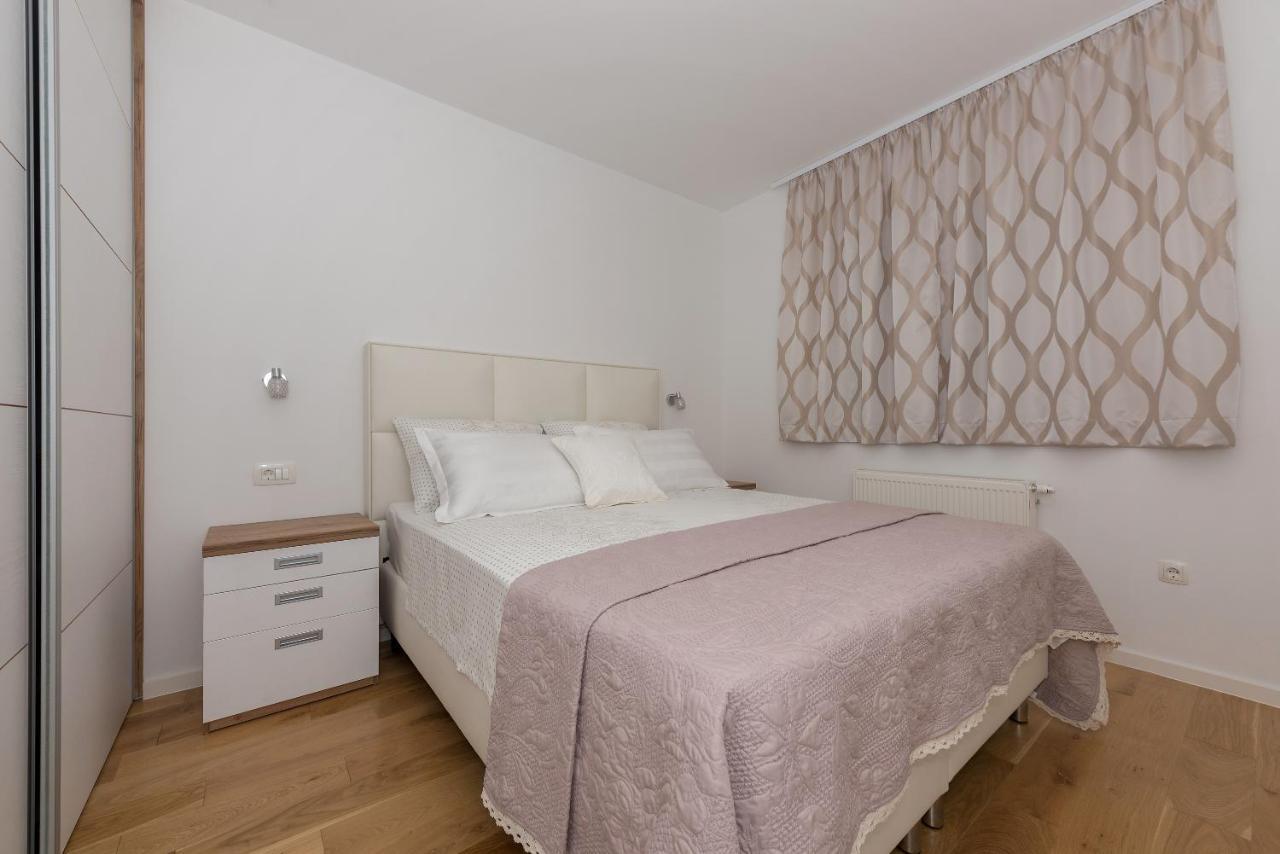 Penthouse Jure Apartment มาคาร์สกา ภายนอก รูปภาพ